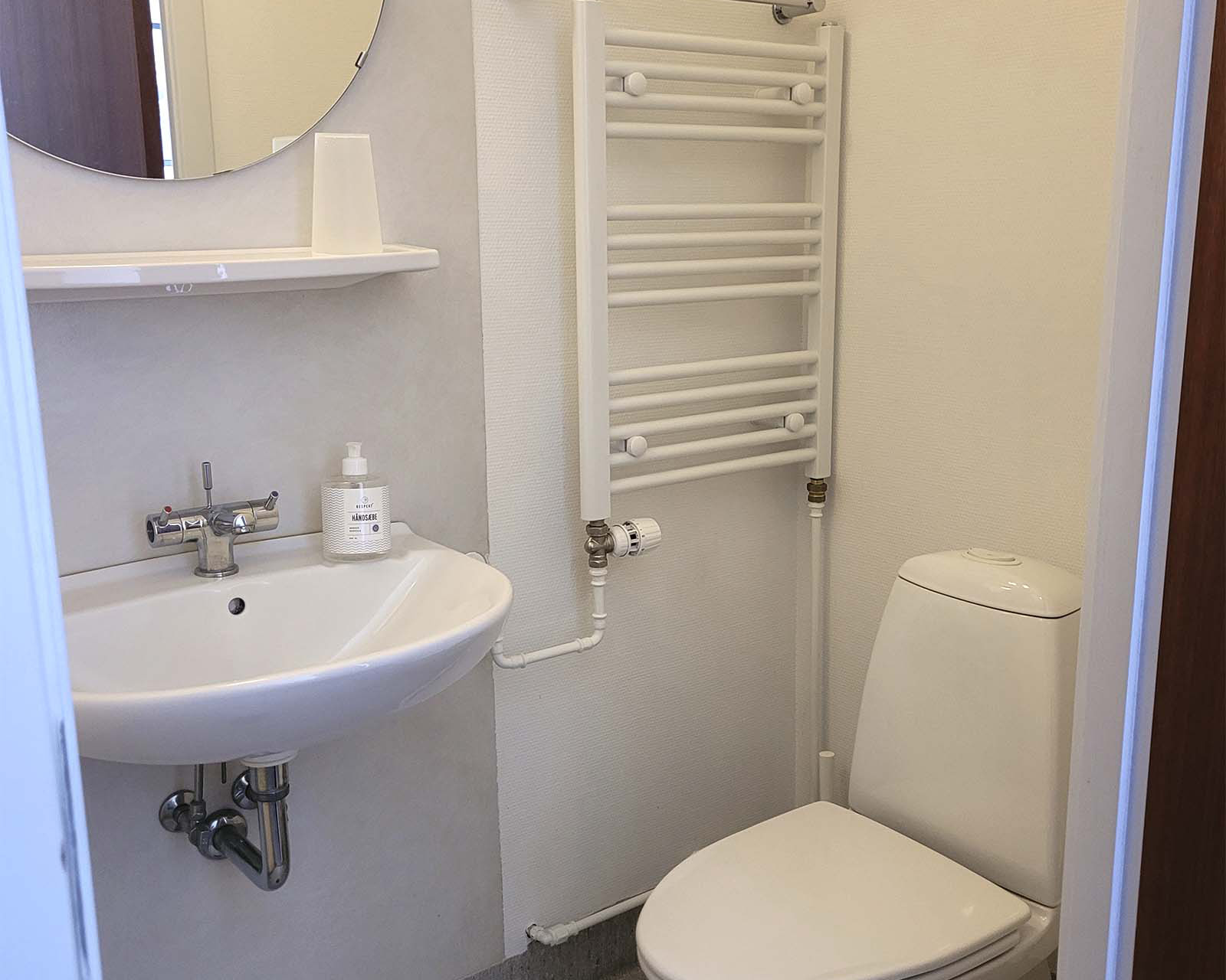 1 personers værelse med eget bad og toilet