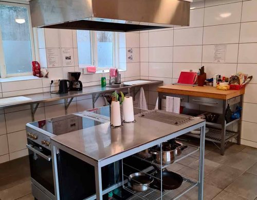 Gæstekøkken med emhætte